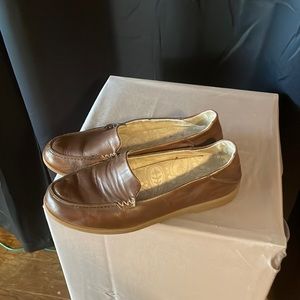 OluKia Women’s leather loafers size 7 1/2